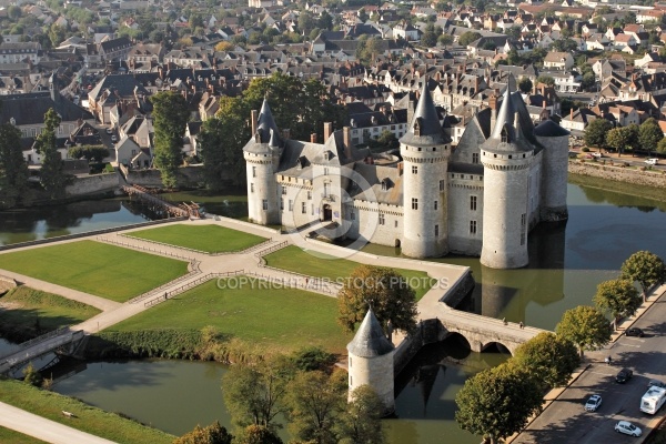 Château de Sully-sur-Loire vu du ciel 45