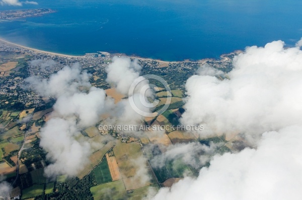 Photo aérienne au dessus des nuages de La Turballe 44