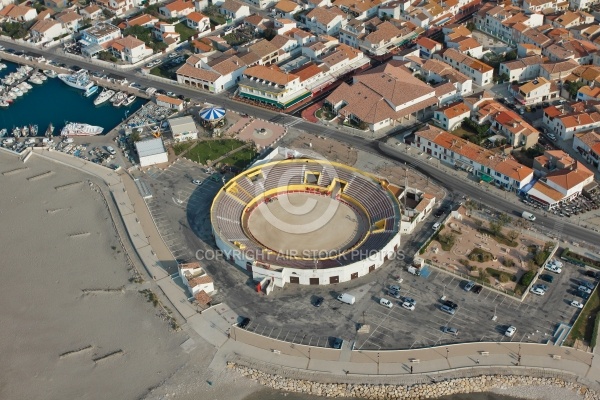 Photo aérienne des arènes de Saintes Maries de la Mer