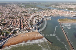 Port de Saint-Gilles-Croix-de-Vie vue du ciel