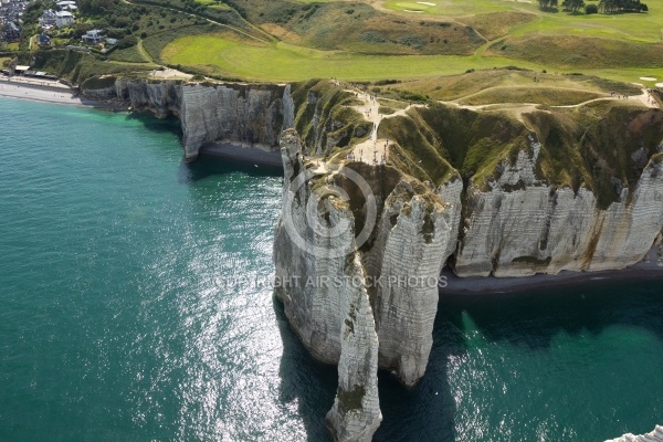 Arche et Aiguille de la falaise d  Etretat 76