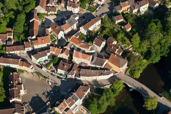 Arcy-sur-Cure vue du ciel, departement de l Yonne en Bourgogne