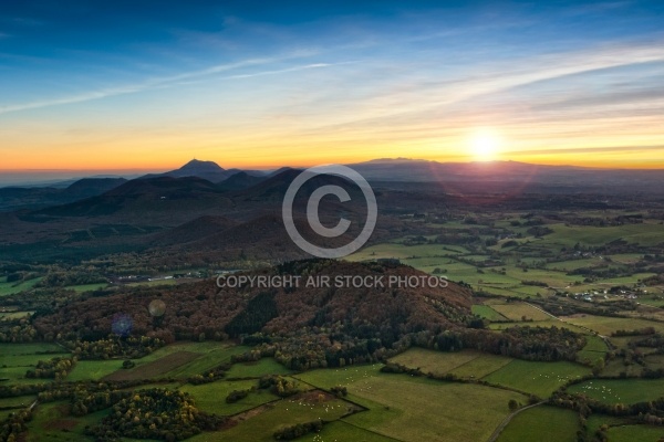 Auvergne coucher de soleil vue du ciel