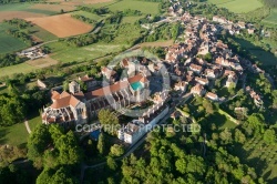 Basilique de Vézelay vue du ciel, departement de l Yonne en Bou
