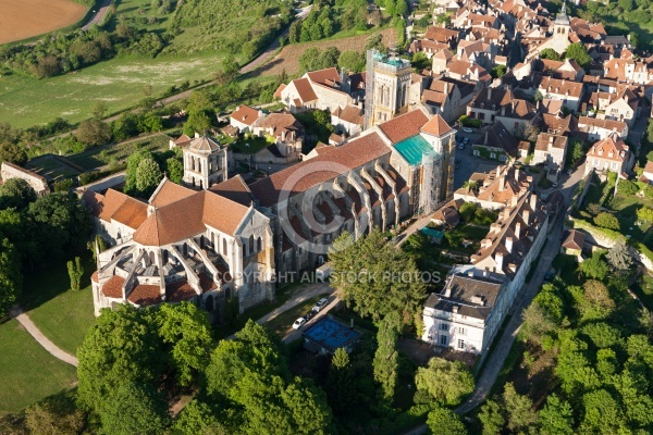 Basilique de Vézelay vue du ciel, departement de l Yonne en Bou