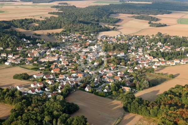 Brières-les-Scellés vue du ciel