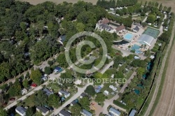 Camping château de la Grenouillère vu du ciel