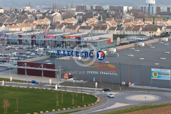 Centre commercial d Etampes vue du ciel