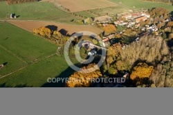 Chateau du marais vue du ciel en Automne