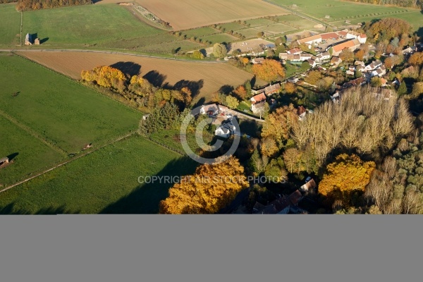 Chateau du marais vue du ciel en Automne