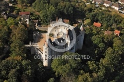 Château de Saint-Brisson-sur-Loire vu du ciel