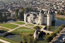 Château de Sully-sur-Loire vu du ciel 45