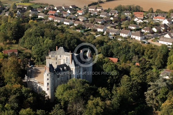 Château de Saint-Brisson-sur-Loire vu du ciel