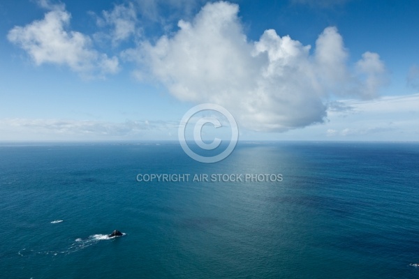 Ciel bleu sur Molène et Ouessant, Plouarzel vue du ciel