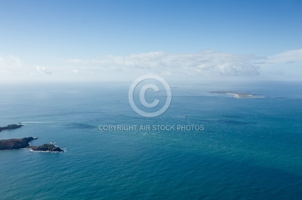 Ciel bleu sur Molène et Ouessant, Plouarzel vue du ciel