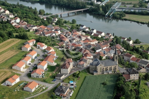 Contz-les-Bains , la Moselle vue du ciel 57