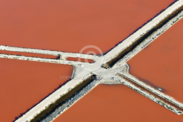 Couleurs des Salines d Aigues-Mortes , vue du ciel