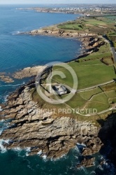 Cénotaphe de la Pointe de St-Mathieu vue du ciel