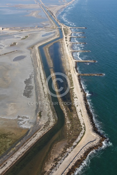 Digues Salins de Giraud vue du ciel