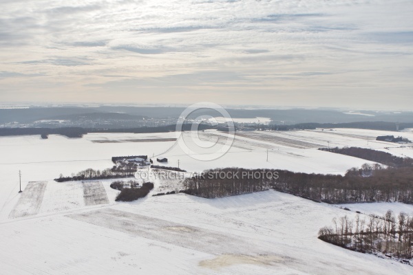 Dourdan vue du ciel sous la neige