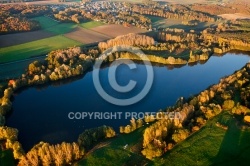 Etang de pêche de Saint-Maurice-Montcouronne vue du ciel