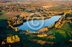 Etang de pêche de Saint-Maurice-Montcouronne vue du ciel