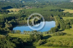 Etang de pêche de Saint-Maurice-Montcouronne vue du ciel