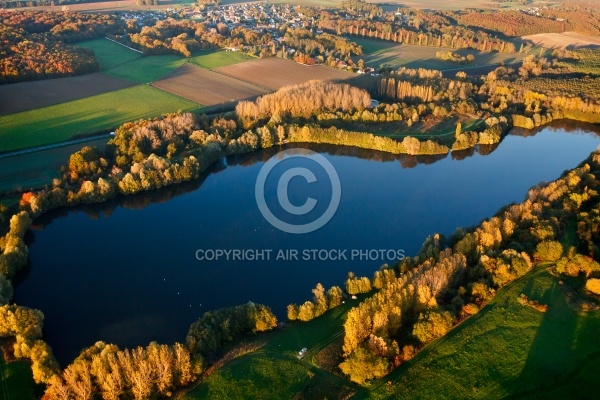 Etang de pêche de Saint-Maurice-Montcouronne vue du ciel