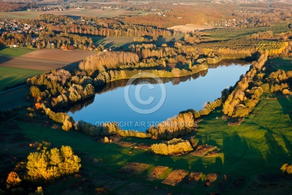 Etang de pêche de Saint-Maurice-Montcouronne vue du ciel