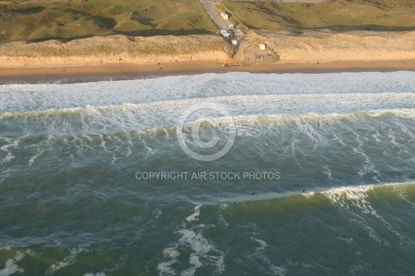 houle et surf à Brétignolles-sur-Mer vue du ciel