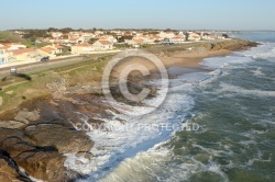 La houle au spot de la  Sauzaie,  Brétignolles-sur-Mer vue du c