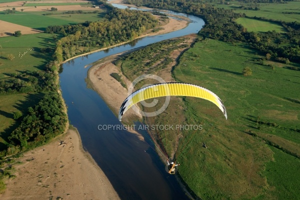 La Loire vue du ciel en ULM paramoteur