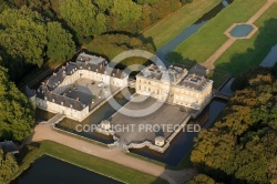 Le  Château du Marais Le Val-Saint-Germain vue du ciel