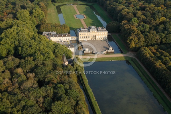 Le  Château du Marais Le Val-Saint-Germain vue du ciel