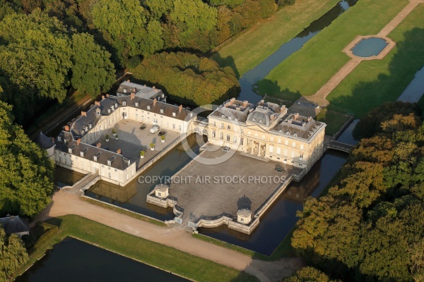 Le  Château du Marais Le Val-Saint-Germain vue du ciel