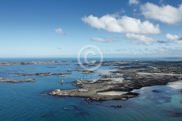 Littoral de Santec et mer bleu , Finistère 29