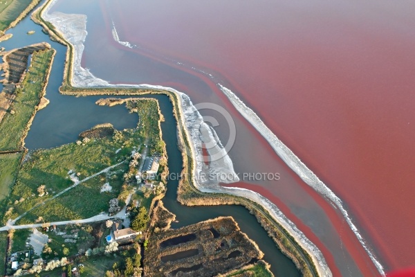 Marais Salants d Aigues-Mortes, vue du ciel