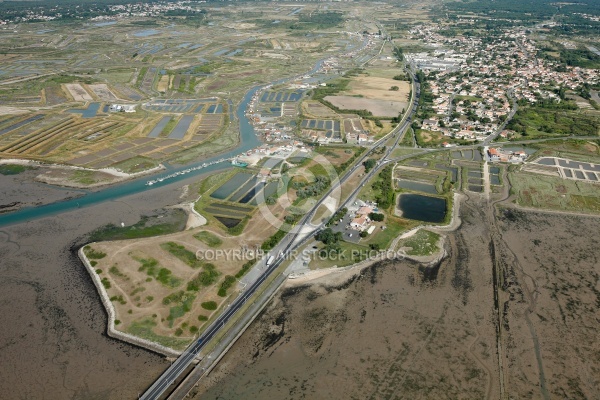 Marais salants de île-d Oléron vue du ciel