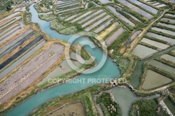 Marais Salants et parcs a Huitres du pays de Marennes 17