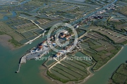 Marennes, port ostréicole de la Cayenne, Charente-Maritime 17