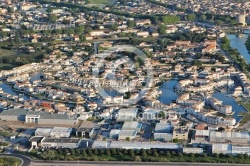 Marina d Aigues-Mortes vue du ciel