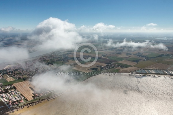 nuages au dessus de Port-des-Barques