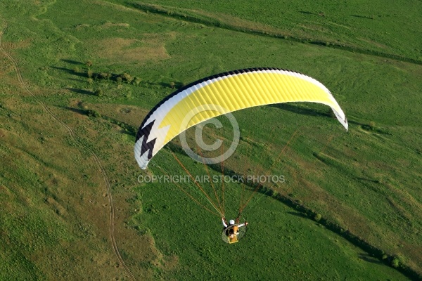 Paramoteur au dessus de la Loire