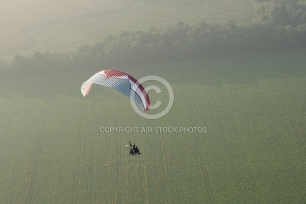 Paramoteur dans la brume, Blois 41