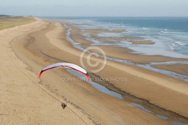 Paramoteur sur les plages de Vendée