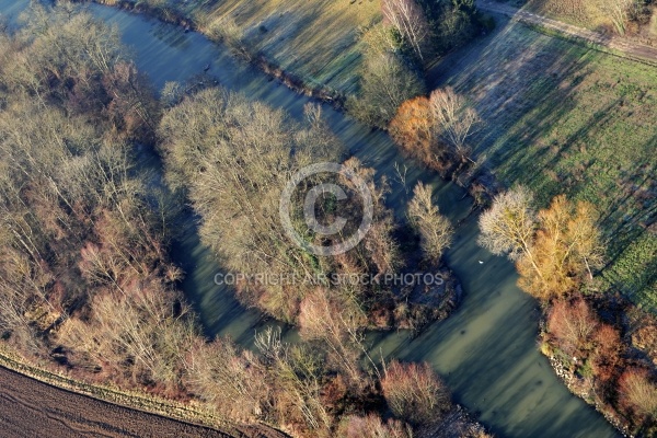 Photo aerienne de la seine, departement 78 Mantes-la-jolie