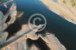 Photo aérienne des epis de  la Loire au Pays d Ancenis