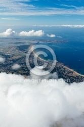 Photo aérienne au dessus des nuages de La Turballe 44