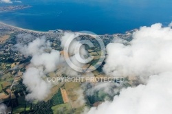 Photo aérienne au dessus des nuages de La Turballe 44