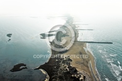 Photo aérienne des digues la petite Camargue